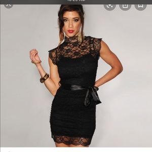 🖤🖤Forever 21 Lace mini dress